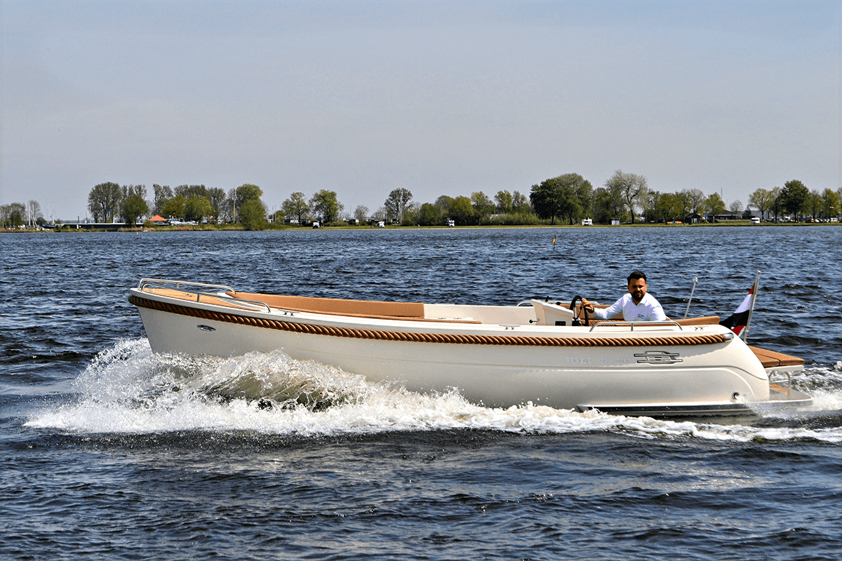 Primeur 700 Lounge in Aktion, Olaf Wilke Marine GmbH